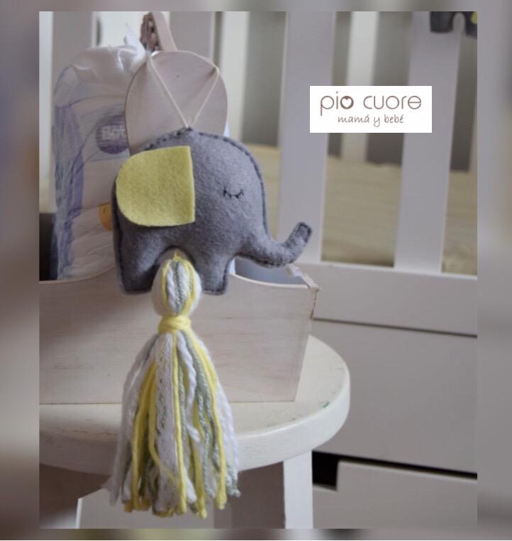 Elefante amarillo pastel, gris y blanco