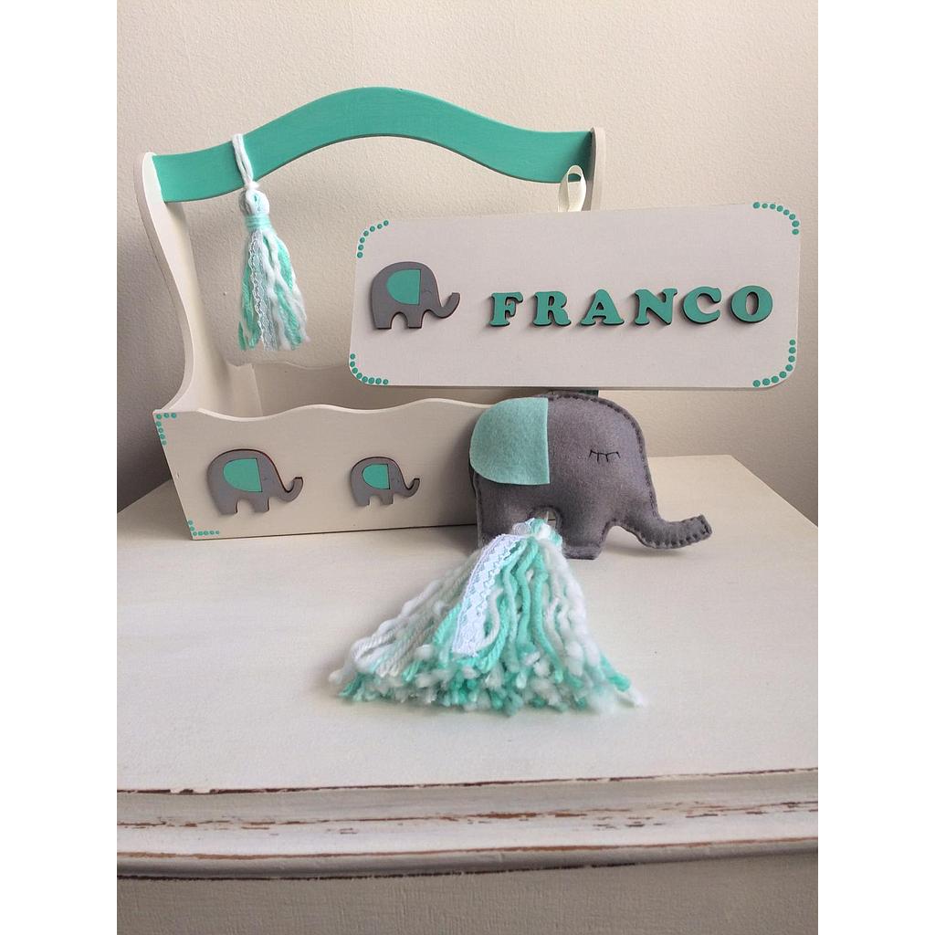 Conjunto Canasta + cartel elefantes verde agua y blanco