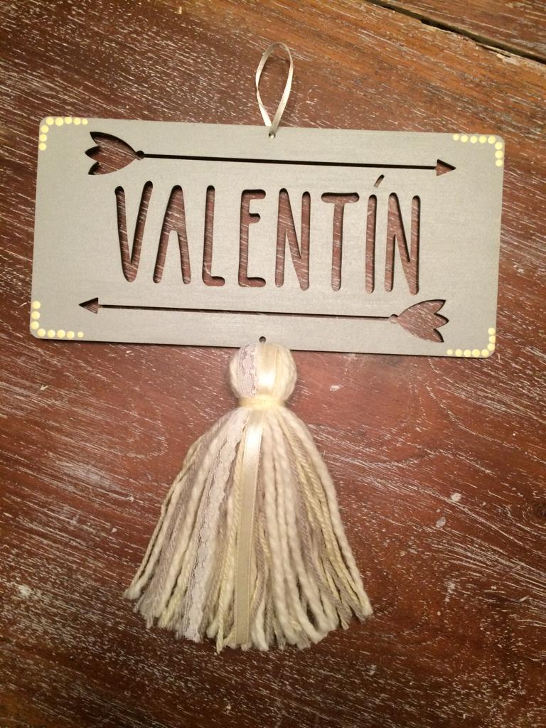 Cartel Valentin en gris y amarillo pastel