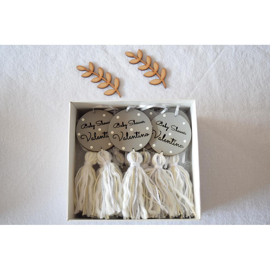 Souvenir circular Baby shower en blanco, gris y crudo