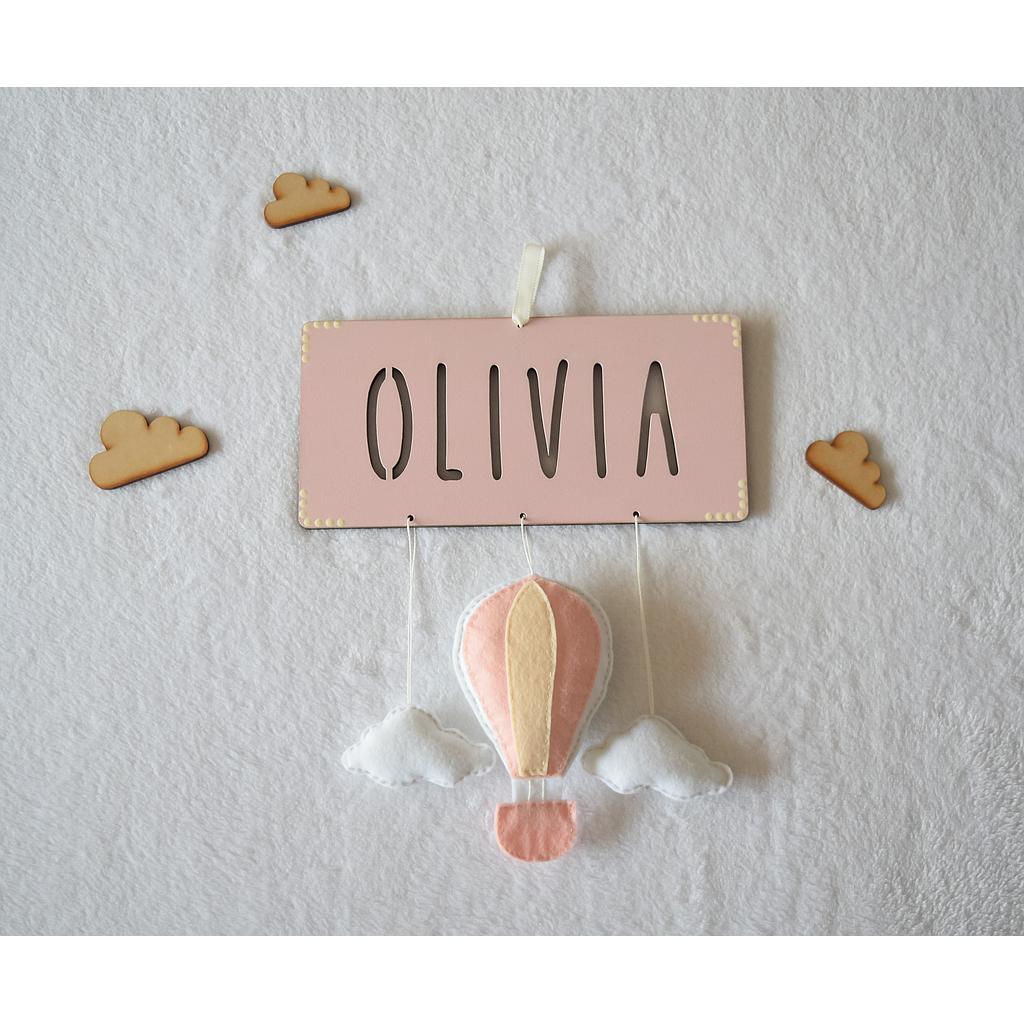 Cartel Olivia con globo y nubes en rosa y crudo