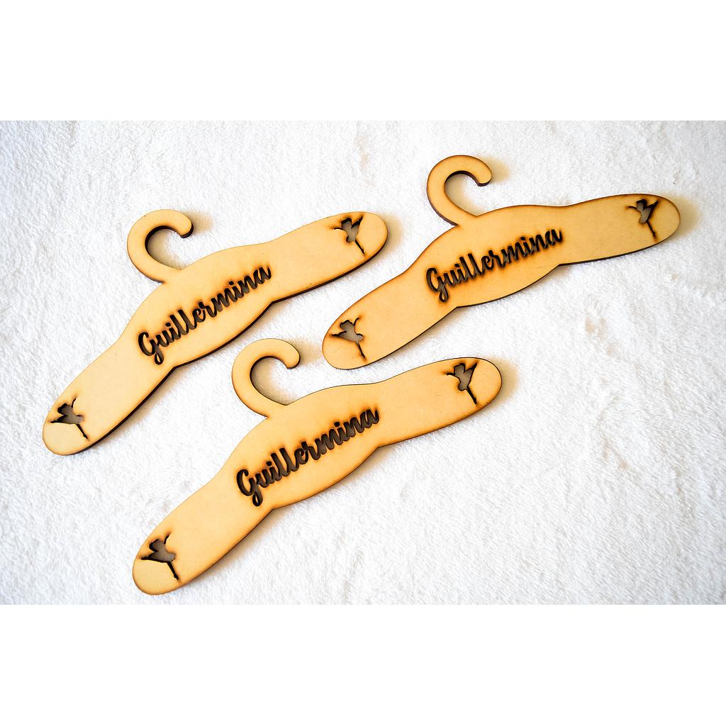 Percha personalizada con diseño de bailarina