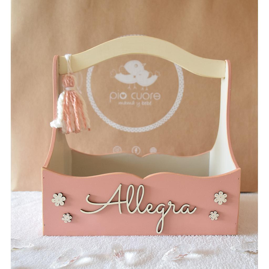 Canasta rosa viejo con aplique de flores y nombre